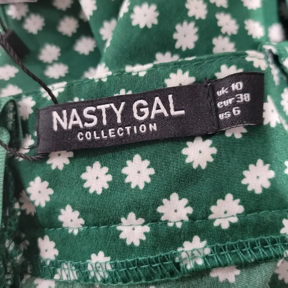 Nasty Gal Be Flower Guest Romper Green Floral Ruffle Daisy Short Playsuit Size 6 - Picture 7 of 14
